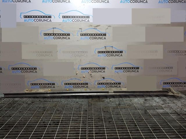 bontott HYUNDAI TUCSON Bal Küszöb