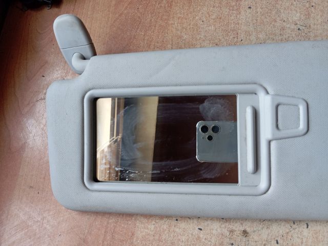 bontott HYUNDAI TUCSON Bal Napellenző