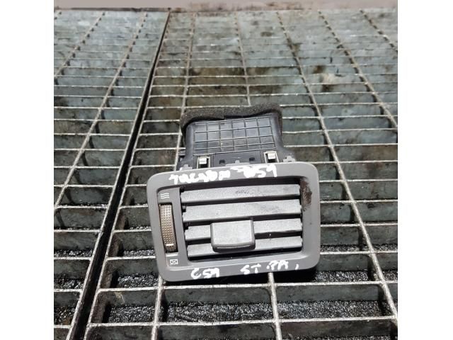 bontott HYUNDAI TUCSON Bal Szellőző