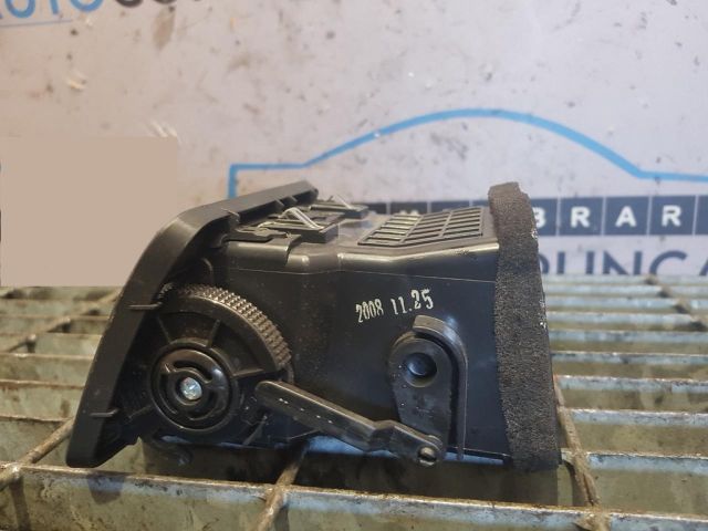 bontott HYUNDAI TUCSON Bal Szellőző