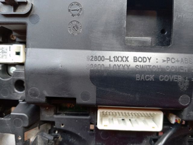 bontott HYUNDAI TUCSON Beltér Világítás Első