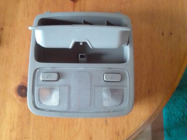 bontott HYUNDAI TUCSON Beltér Világítás Első