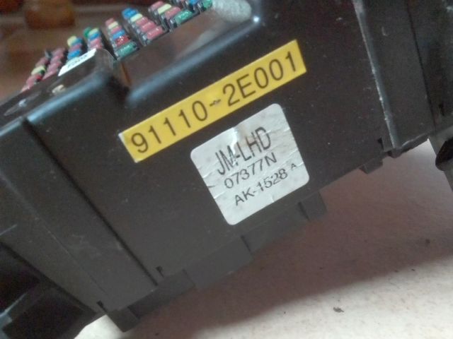 bontott HYUNDAI TUCSON Biztosítéktábla Utastér