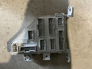 bontott HYUNDAI TUCSON Biztosítéktábla Utastér