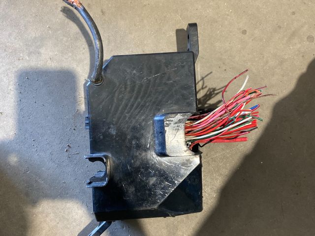 bontott HYUNDAI TUCSON Biztosítéktábla Utastér