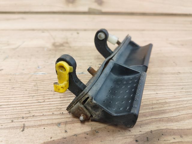 bontott HYUNDAI TUCSON Csomagtér Nyitó Kar / Gomb