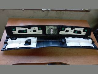 bontott HYUNDAI TUCSON Csomagtérajtó Burkolat Felső