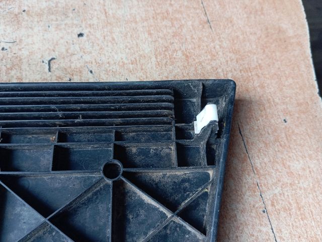 bontott HYUNDAI TUCSON Csomagtérajtó Burkolat Felső