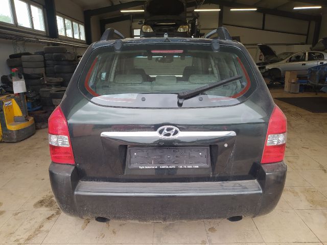 bontott HYUNDAI TUCSON Csomagtérajtó Burkolat Felső