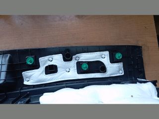 bontott HYUNDAI TUCSON Csomagtérajtó Burkolat Felső