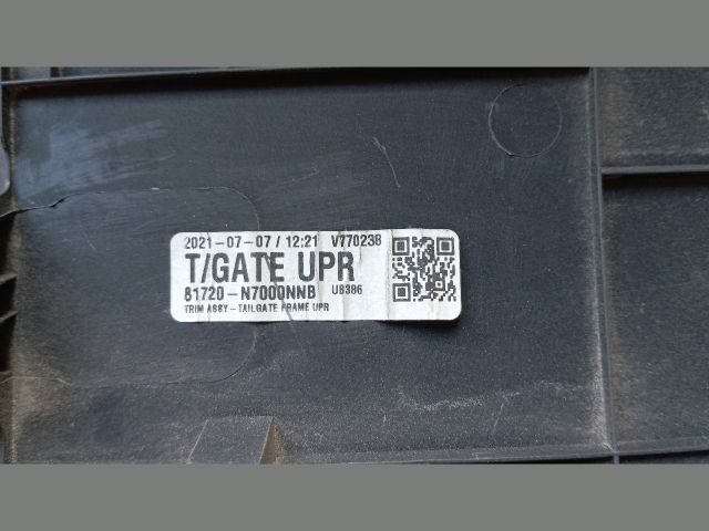 bontott HYUNDAI TUCSON Csomagtérajtó Burkolat Felső