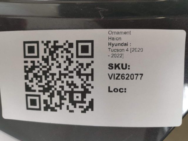 bontott HYUNDAI TUCSON Csomagtérajtó Díszléc