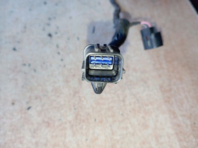 bontott HYUNDAI TUCSON Csomagtérajtó Kapcsoló