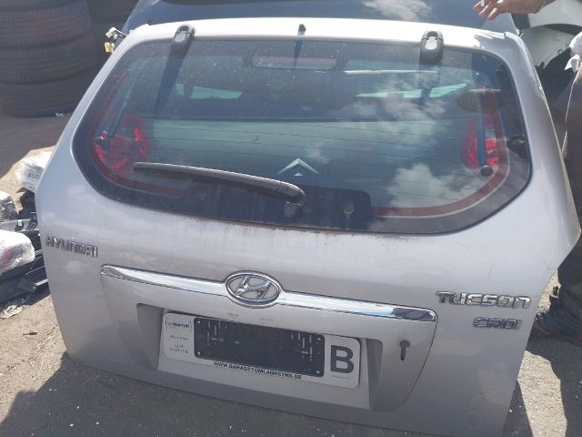 bontott HYUNDAI TUCSON Csomagtérajtó (Részeivel)
