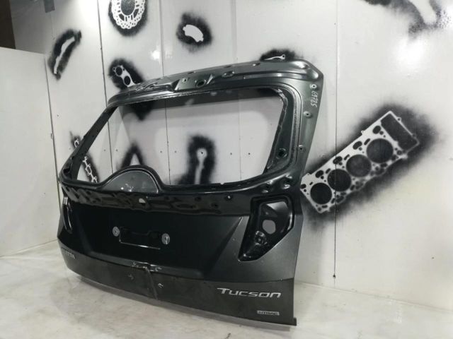 bontott HYUNDAI TUCSON Csomagtérajtó (Üres lemez)