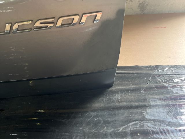 bontott HYUNDAI TUCSON Csomagtérajtó (Üres lemez)