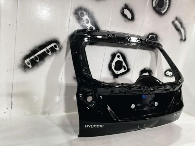 bontott HYUNDAI TUCSON Csomagtérajtó (Üres lemez)