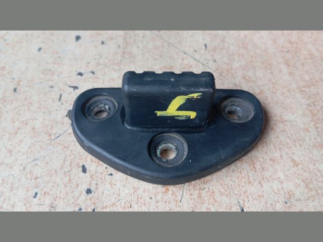 bontott HYUNDAI TUCSON Csomagtérajtó Ütköző