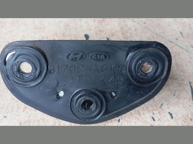 bontott HYUNDAI TUCSON Csomagtérajtó Ütköző