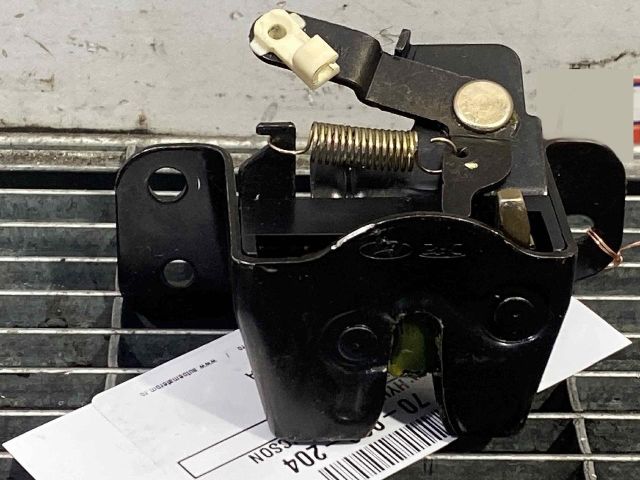 bontott HYUNDAI TUCSON Csomagtérajtó Ütköző