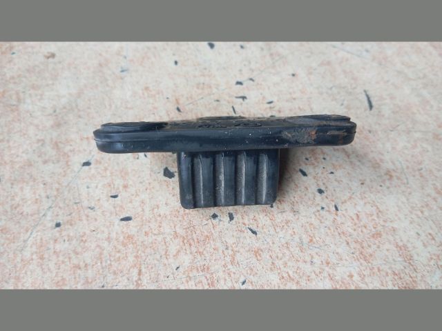 bontott HYUNDAI TUCSON Csomagtérajtó Ütköző