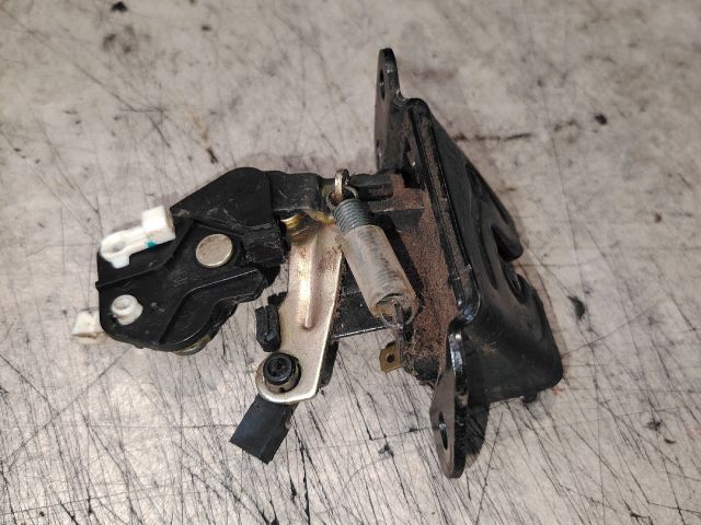 bontott HYUNDAI TUCSON Csomagtérajtó Zárszerkezet