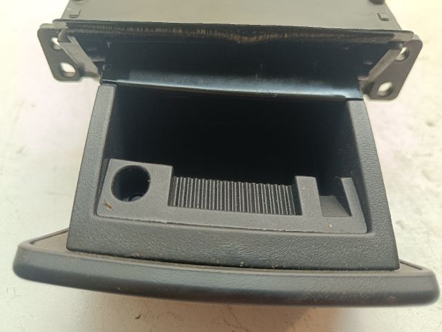 bontott HYUNDAI TUCSON Első Hamutartó