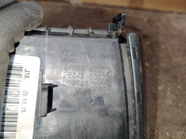 bontott HYUNDAI TUCSON Első Hamutartó