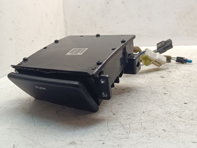 bontott HYUNDAI TUCSON Első Hamutartó