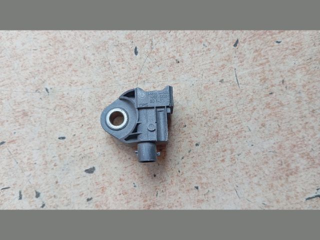 bontott HYUNDAI TUCSON Első Középső Ütközés Érzékelő (Homlokfalon)