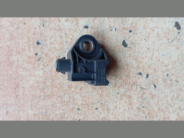 bontott HYUNDAI TUCSON Első Középső Ütközés Érzékelő (Homlokfalon)