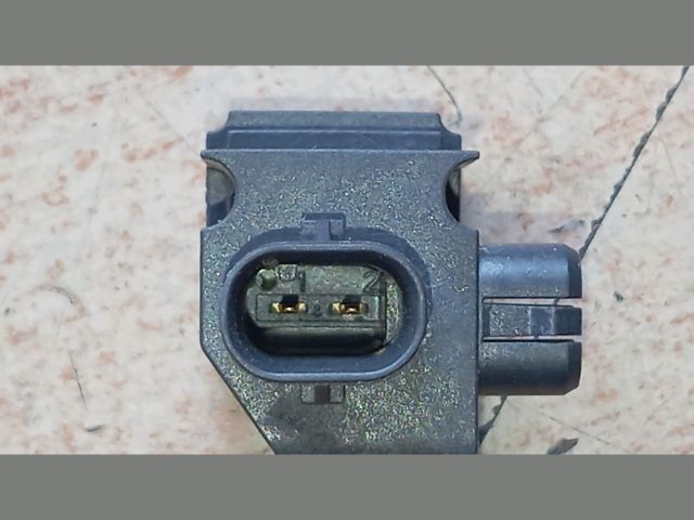 bontott HYUNDAI TUCSON Első Középső Ütközés Érzékelő (Homlokfalon)