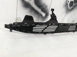 bontott HYUNDAI TUCSON Első Lökhárító Alsó Középső Díszrács