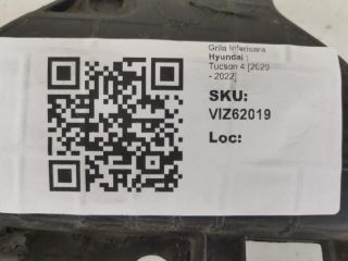 bontott HYUNDAI TUCSON Első Lökhárító Alsó Középső Díszrács