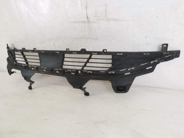 bontott HYUNDAI TUCSON Első Lökhárító Alsó Középső Díszrács