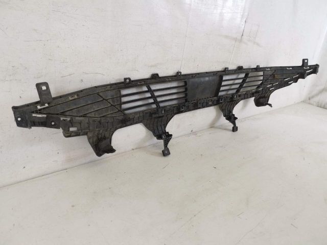 bontott HYUNDAI TUCSON Első Lökhárító Alsó Középső Díszrács