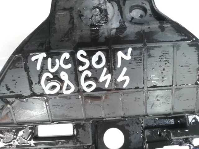 bontott HYUNDAI TUCSON Első Lökhárító Alsó Középső Díszrács