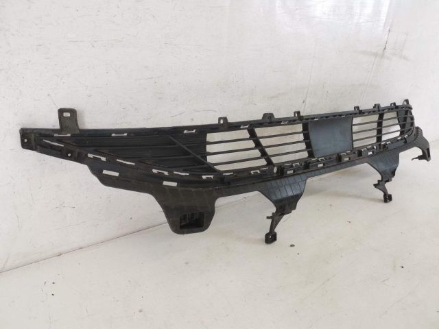 bontott HYUNDAI TUCSON Első Lökhárító Alsó Középső Díszrács