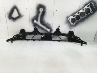 bontott HYUNDAI TUCSON Első Lökhárító Alsó Középső Díszrács