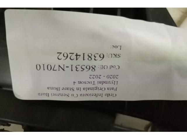 bontott HYUNDAI TUCSON Első Lökhárító Alsó Középső Díszrács