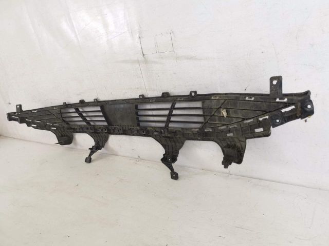 bontott HYUNDAI TUCSON Első Lökhárító Alsó Középső Díszrács