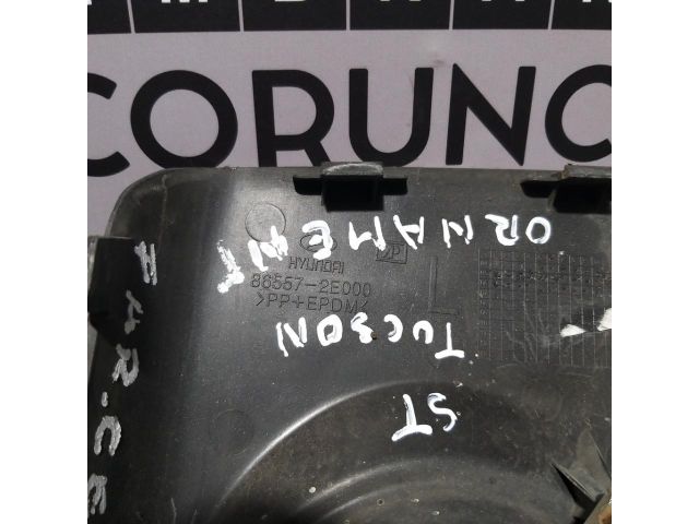 bontott HYUNDAI TUCSON Első Lökhárító Díszléc