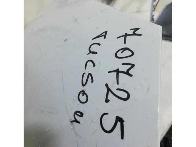 bontott HYUNDAI TUCSON Első Lökhárító (Üresen)