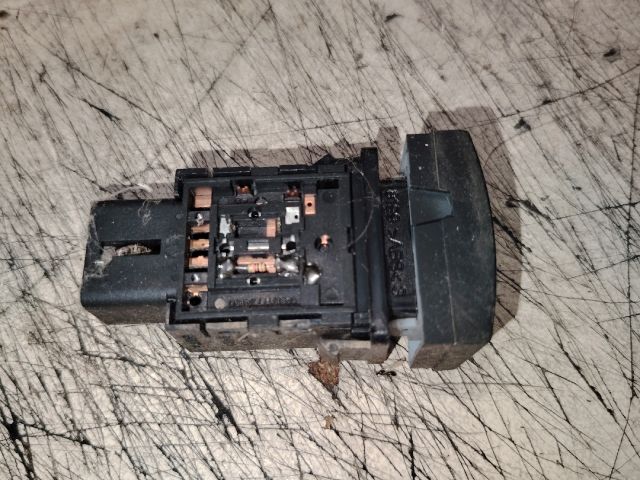 bontott HYUNDAI TUCSON ESP Kapcsoló