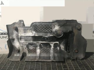 bontott HYUNDAI TUCSON Felső Hűtőburkolat