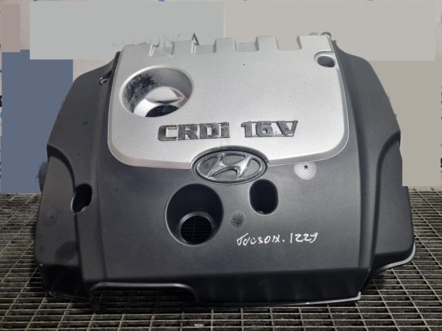 bontott HYUNDAI TUCSON Felső Hűtőburkolat