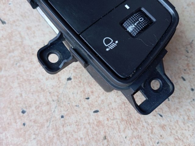 bontott HYUNDAI TUCSON Fényszórómagasság Állító Kapcsoló