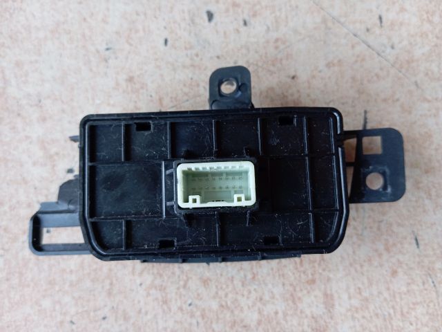 bontott HYUNDAI TUCSON Fényszórómagasság Állító Kapcsoló