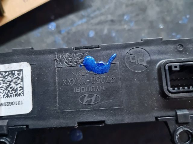 bontott HYUNDAI TUCSON Fűtéskapcsoló (digit klímás)