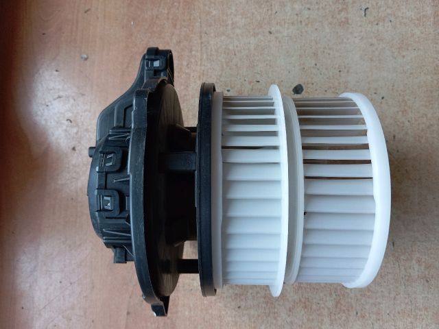 bontott HYUNDAI TUCSON Fűtőmotor (Klímás)